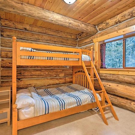 Riverfront Gold Bar Log Cabin Near Stevens Pass! Exterior photo
