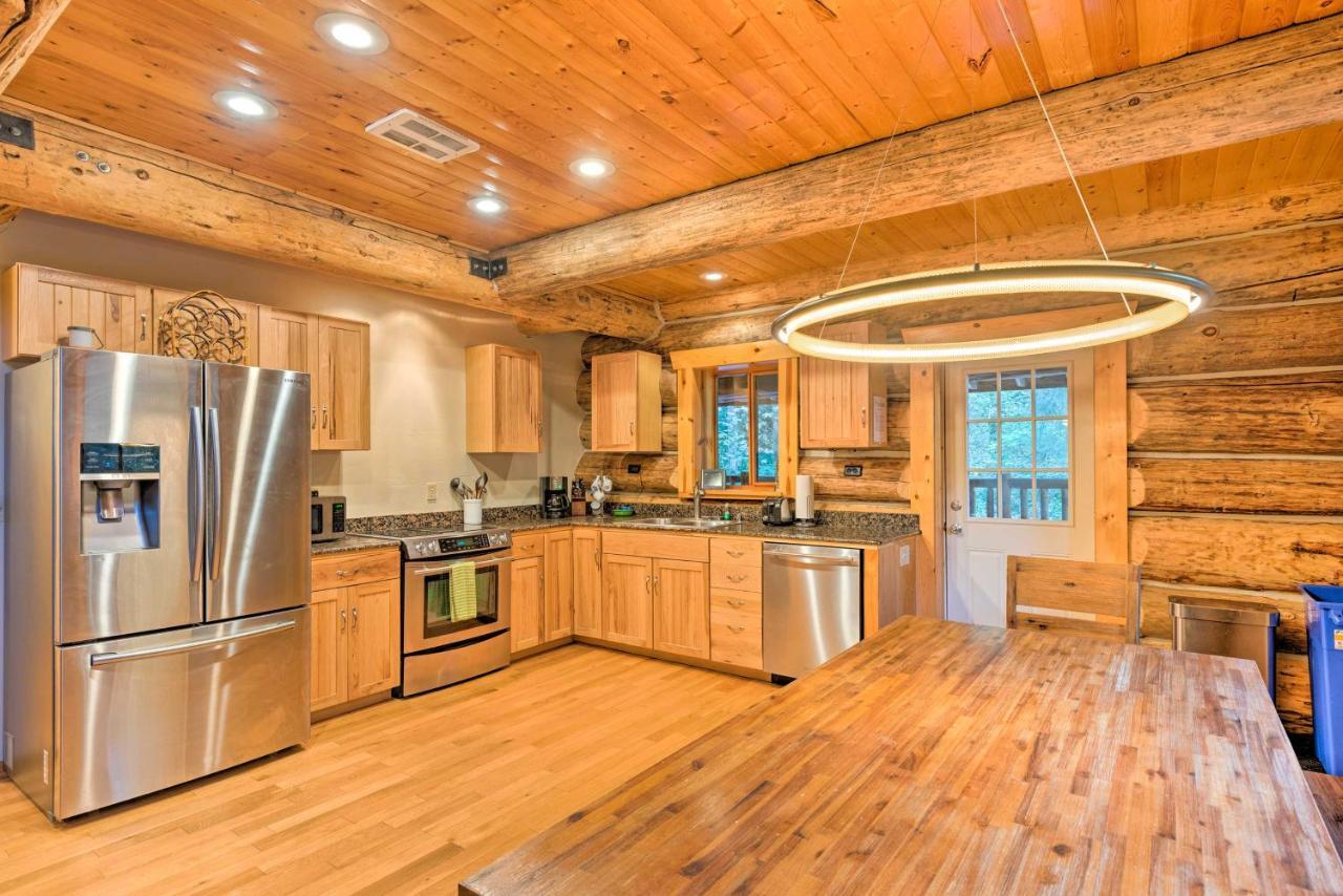 Riverfront Gold Bar Log Cabin Near Stevens Pass! Exterior photo