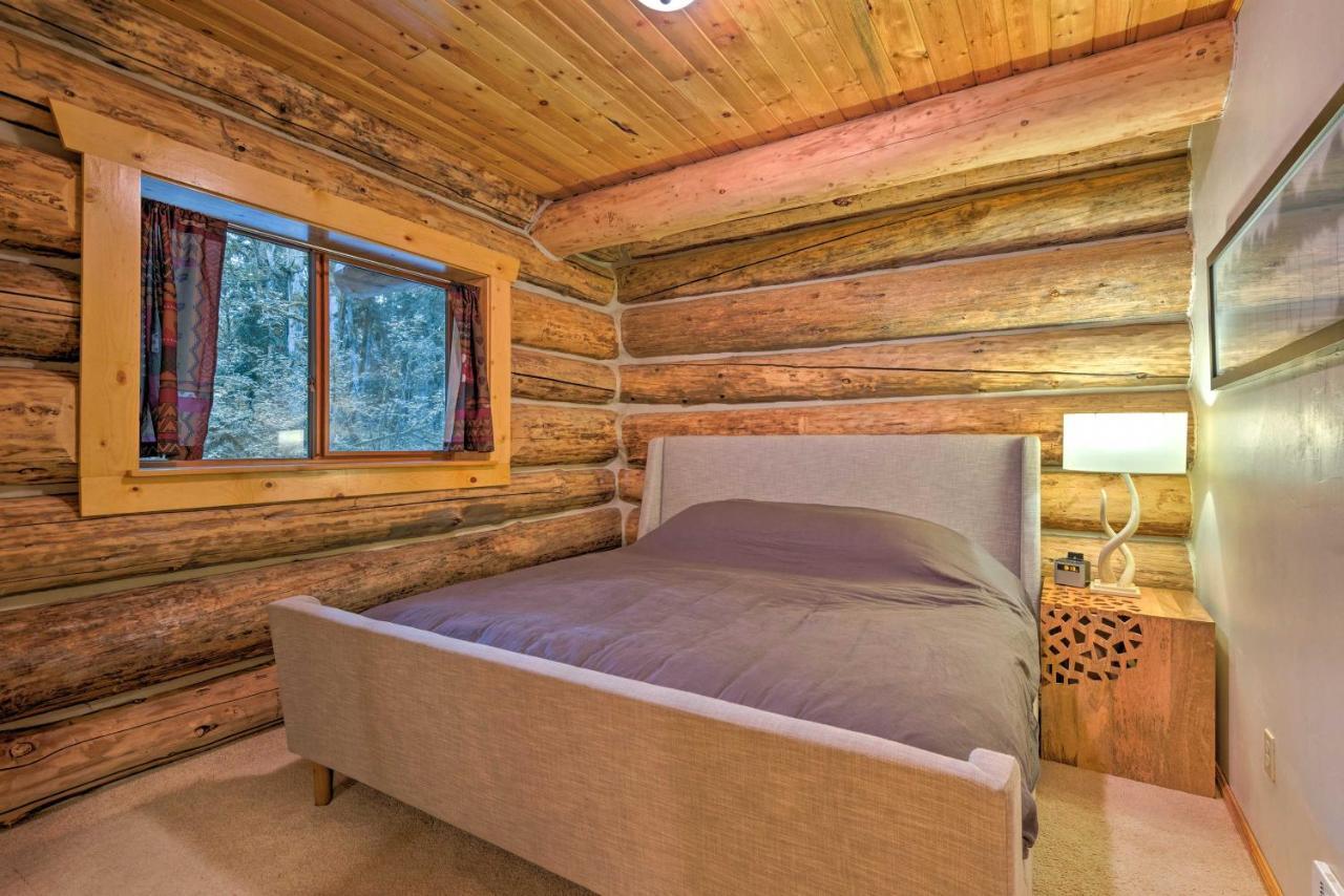 Riverfront Gold Bar Log Cabin Near Stevens Pass! Exterior photo