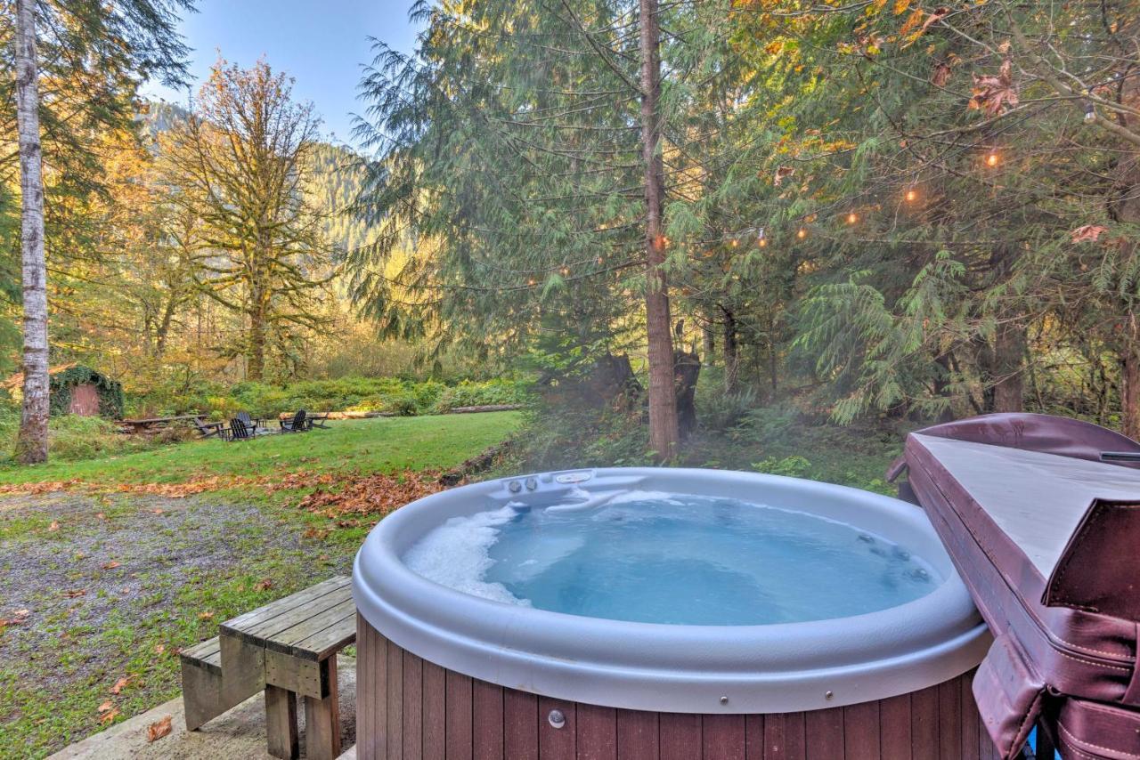 Riverfront Gold Bar Log Cabin Near Stevens Pass! Exterior photo