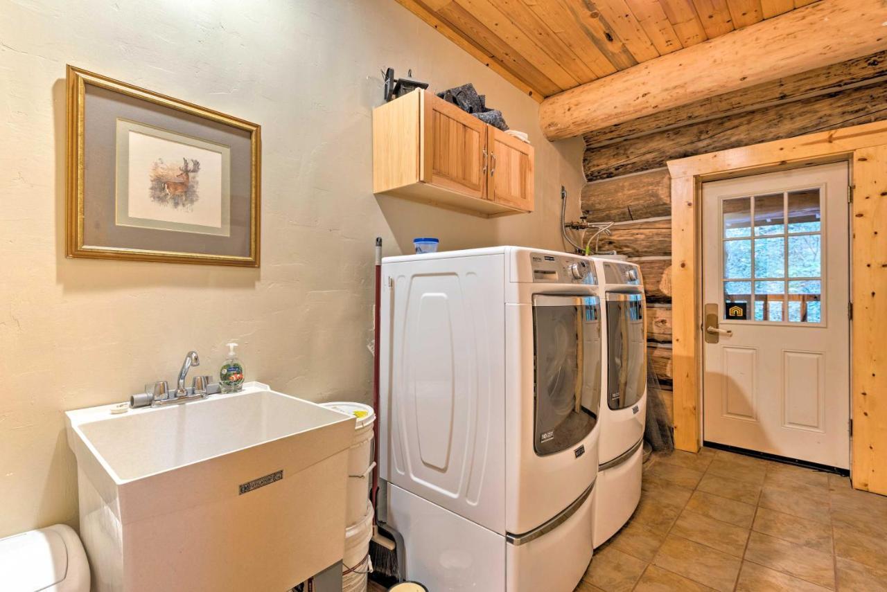 Riverfront Gold Bar Log Cabin Near Stevens Pass! Exterior photo