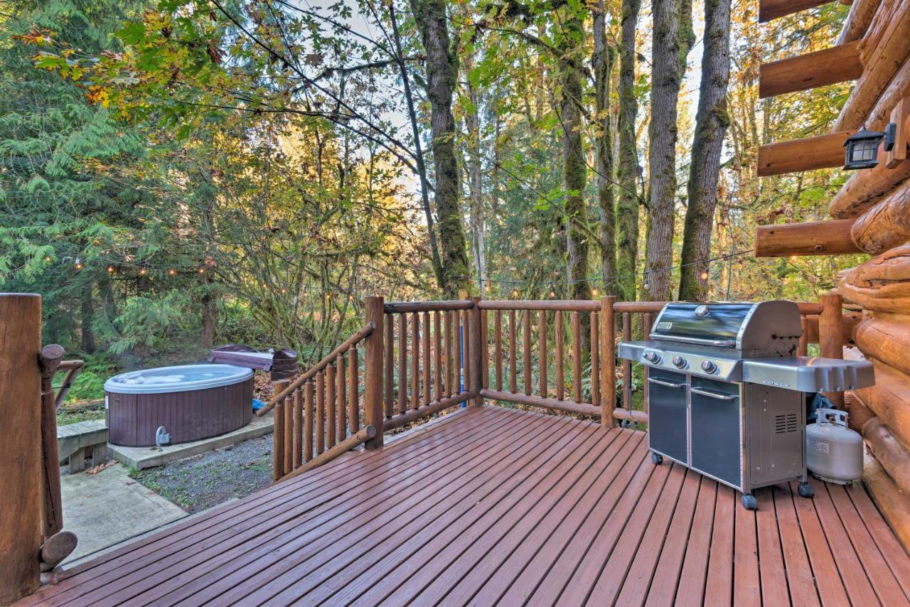 Riverfront Gold Bar Log Cabin Near Stevens Pass! Exterior photo